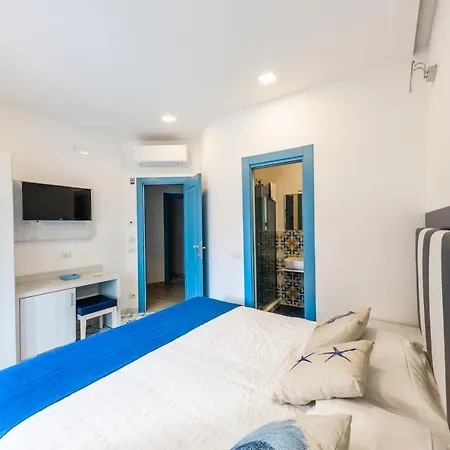 Oda ve Kahvaltı Costa Blu 4*