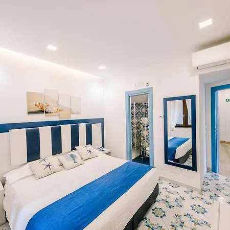 Oda ve Kahvaltı Costa Blu