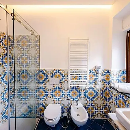 Oda ve Kahvaltı Costa Blu