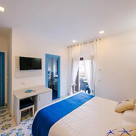 Oda ve Kahvaltı Costa Blu 4*