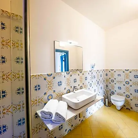Costa Blu Oda ve Kahvaltı 4*
