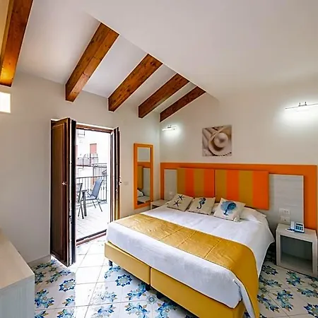 Oda ve Kahvaltı Costa Blu Agerola