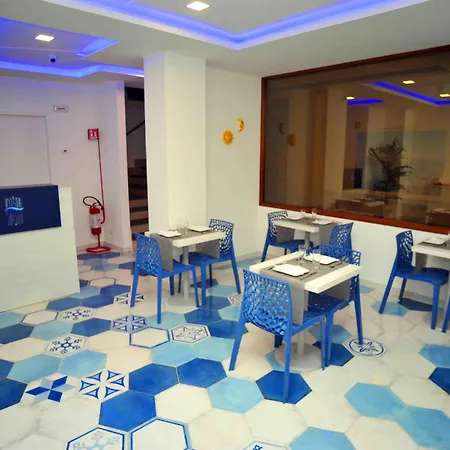 Nocleg ze śniadaniem Costa Blu 4*